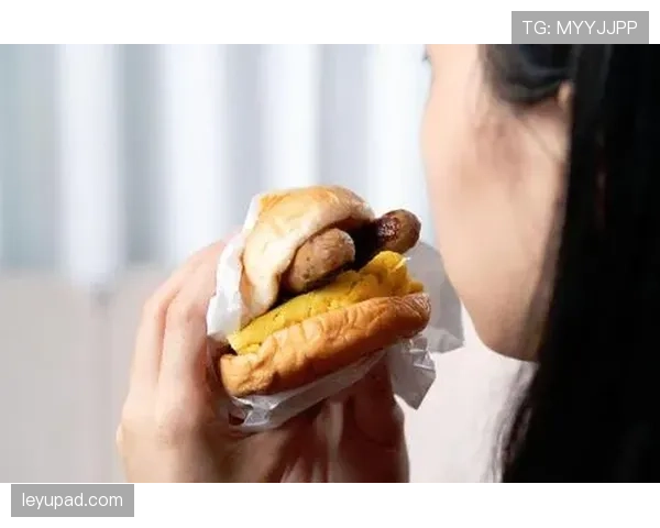 哈登这训练餐吃得比我的外卖还素，真就靠自律扛着打？