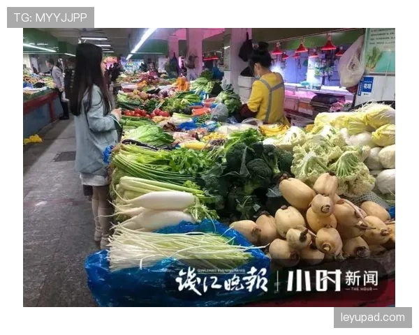 王励勤拎着塑料袋去菜市场,那块表闪得把摊主都愣住了 王励勤拎着塑料袋去菜市场,那块表闪得把摊主都愣住了